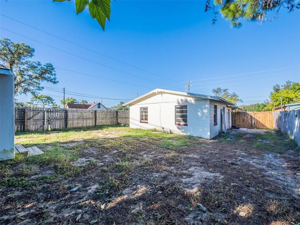 For Sale: $305,000 (3 beds, 2 baths, 1603 Square Feet)