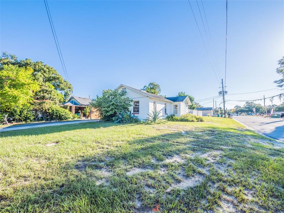 For Sale: $305,000 (3 beds, 2 baths, 1603 Square Feet)