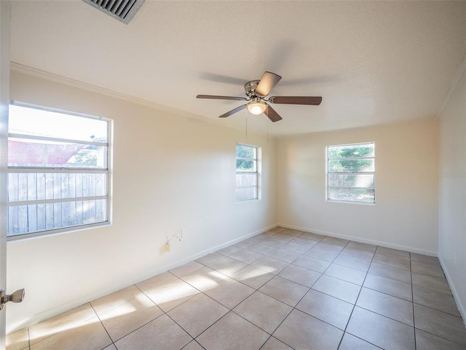 For Sale: $305,000 (3 beds, 2 baths, 1603 Square Feet)