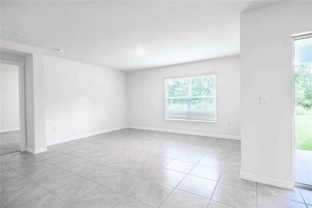 В аренду: $1,850 (4 спален, 2 ванн, 1828 Квадратных фут)