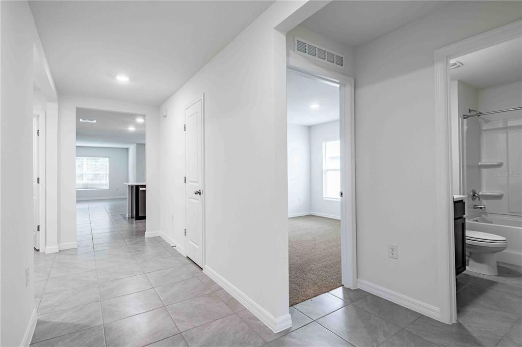 В аренду: $1,850 (4 спален, 2 ванн, 1828 Квадратных фут)