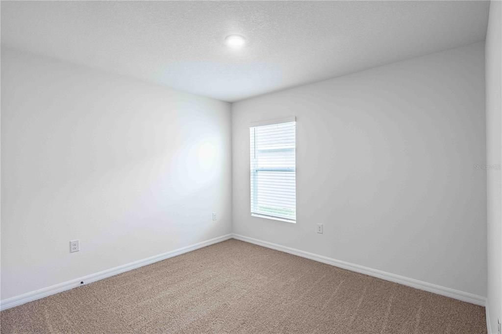 В аренду: $1,850 (4 спален, 2 ванн, 1828 Квадратных фут)