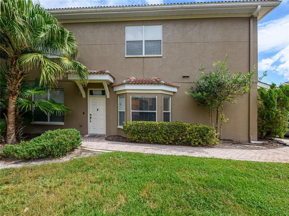Active With Contract: $2,500 (3 beds, 2 baths, 2286 Square Feet)