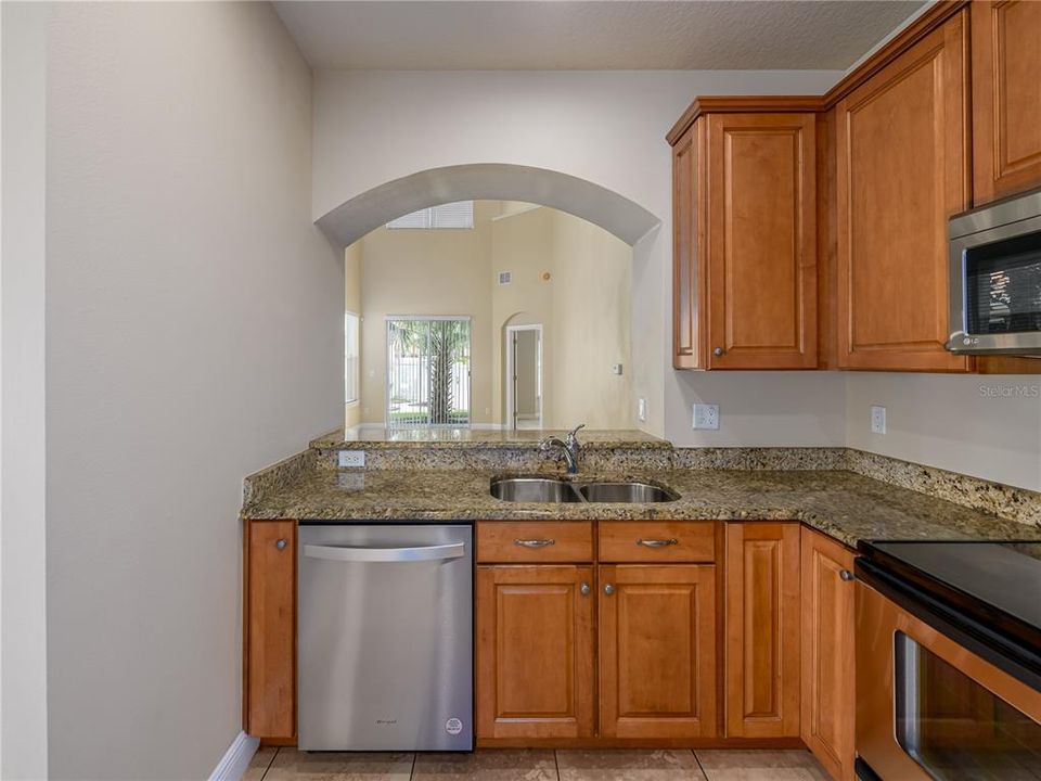Active With Contract: $2,500 (3 beds, 2 baths, 2286 Square Feet)