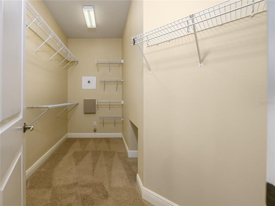 Active With Contract: $2,500 (3 beds, 2 baths, 2286 Square Feet)