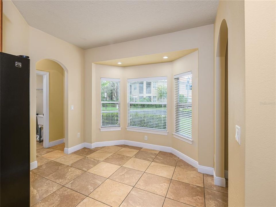 Active With Contract: $2,500 (3 beds, 2 baths, 2286 Square Feet)