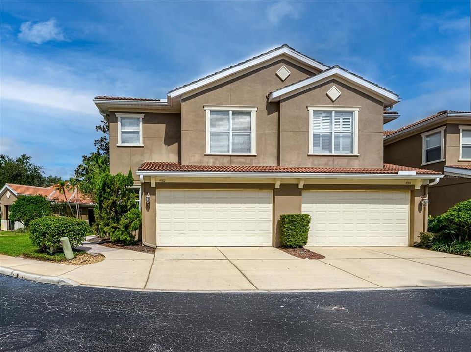 Active With Contract: $2,500 (3 beds, 2 baths, 2286 Square Feet)