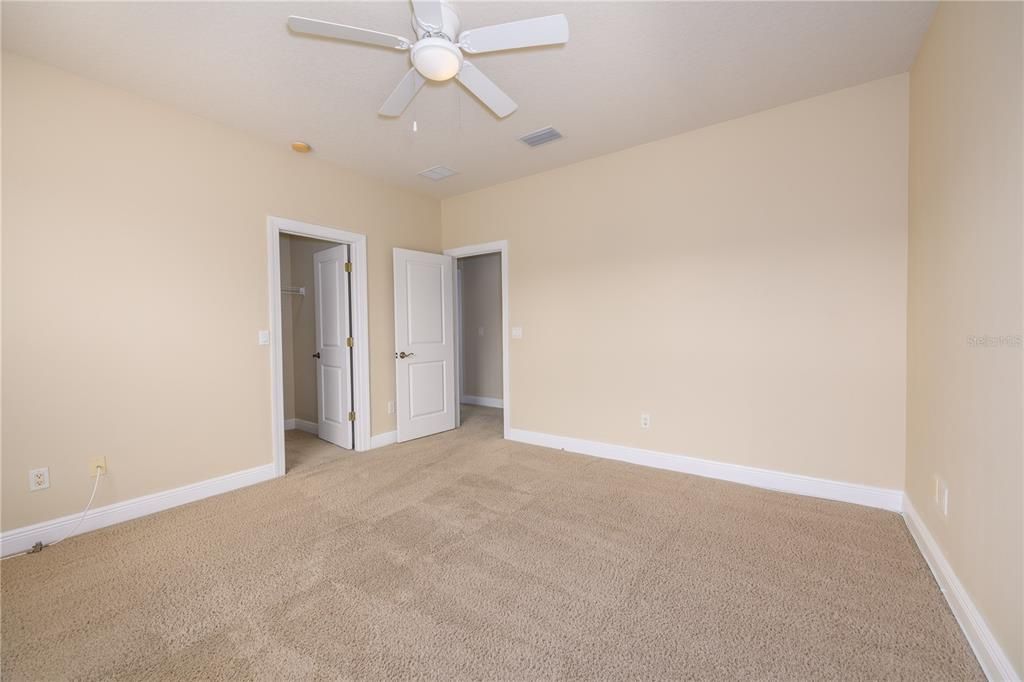 Active With Contract: $2,500 (3 beds, 2 baths, 2286 Square Feet)