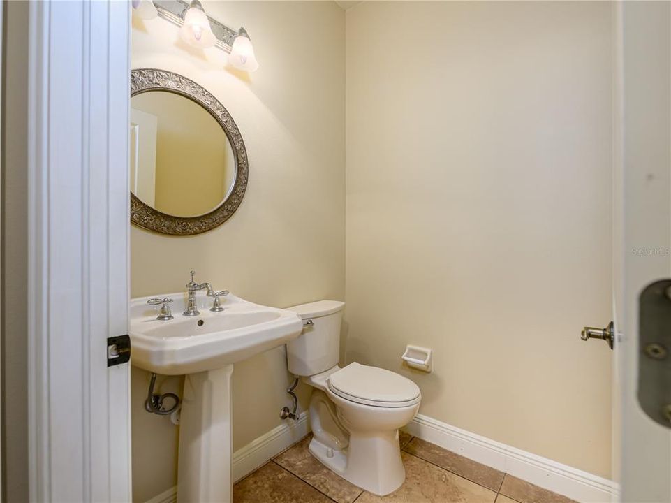 Active With Contract: $2,500 (3 beds, 2 baths, 2286 Square Feet)