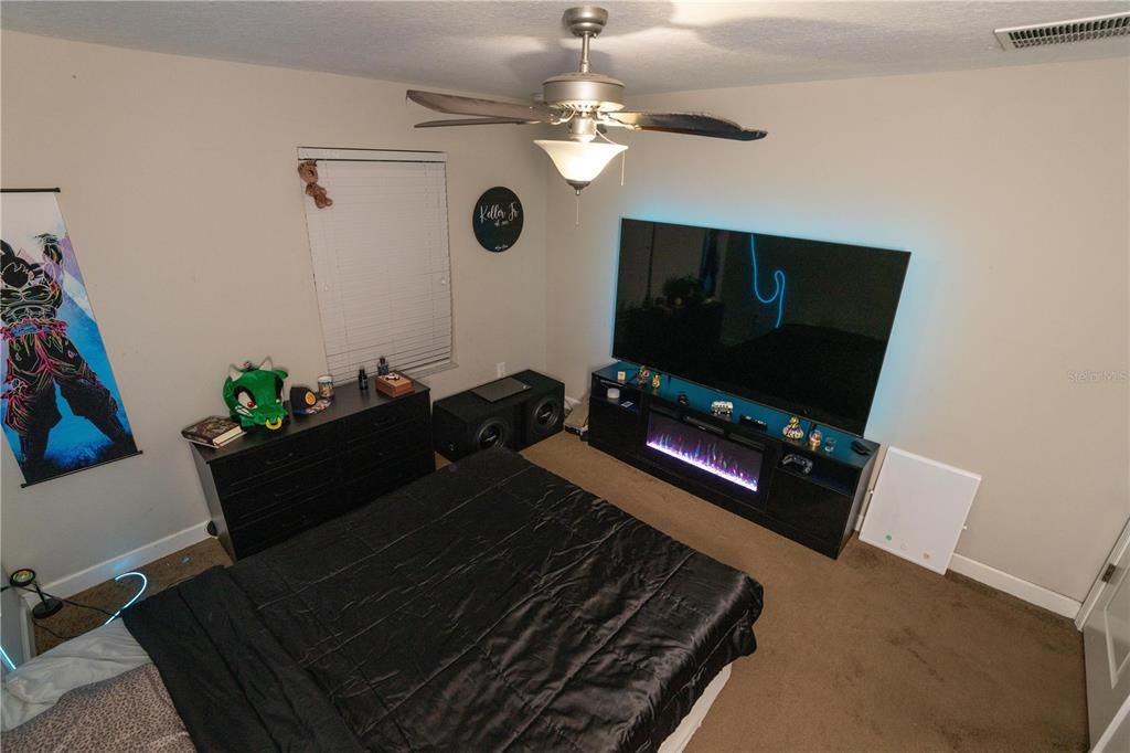 For Sale: $345,000 (3 beds, 2 baths, 1799 Square Feet)