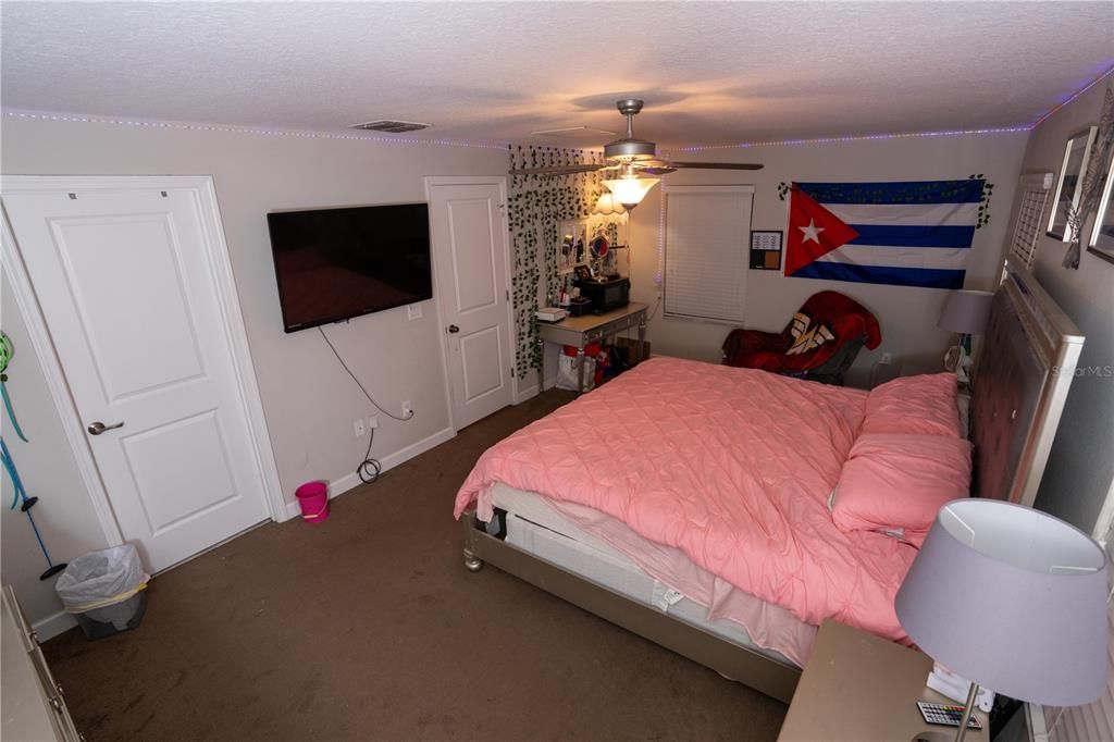 For Sale: $345,000 (3 beds, 2 baths, 1799 Square Feet)