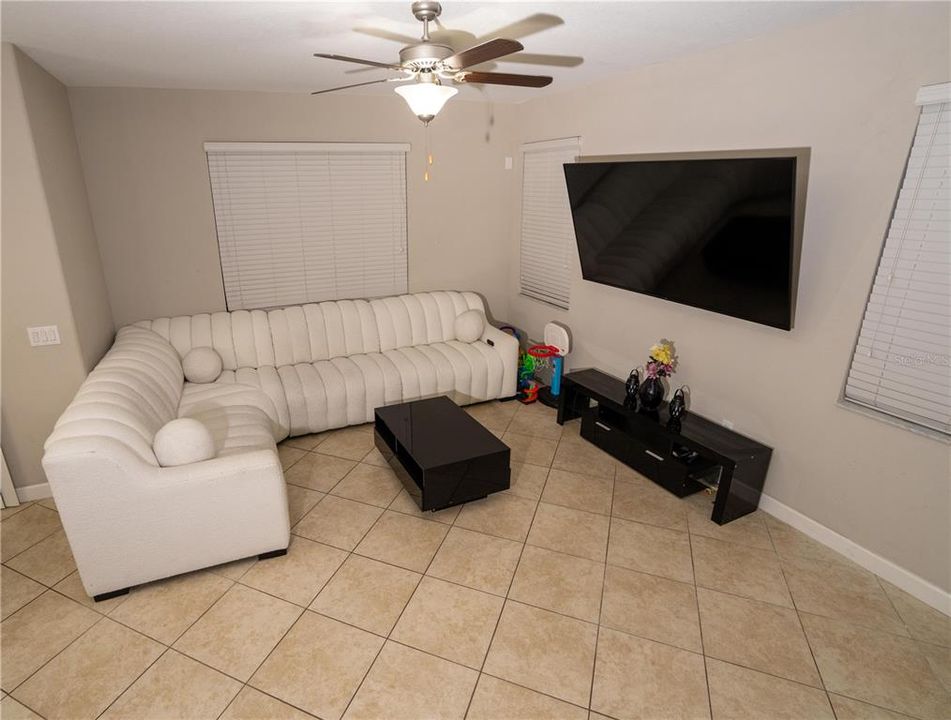 For Sale: $345,000 (3 beds, 2 baths, 1799 Square Feet)