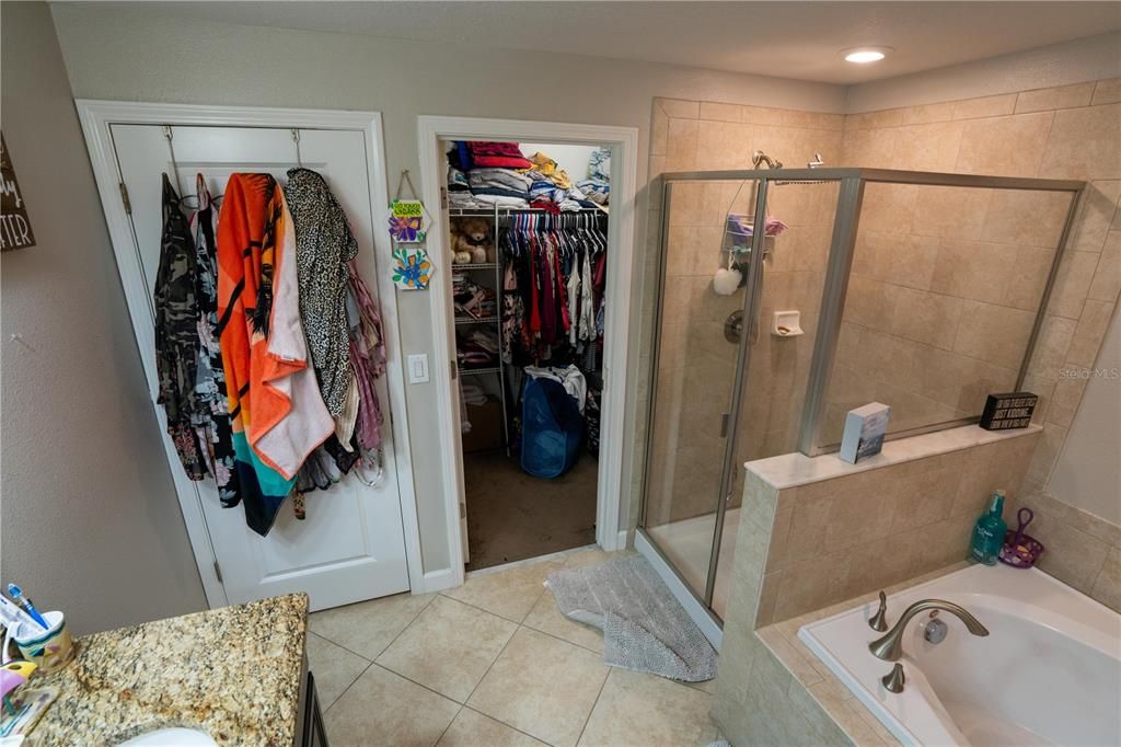 For Sale: $345,000 (3 beds, 2 baths, 1799 Square Feet)