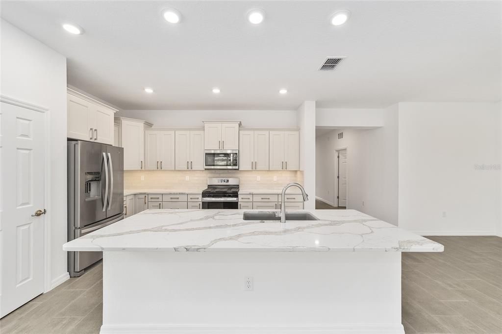 For Sale: $360,000 (3 beds, 2 baths, 1967 Square Feet)