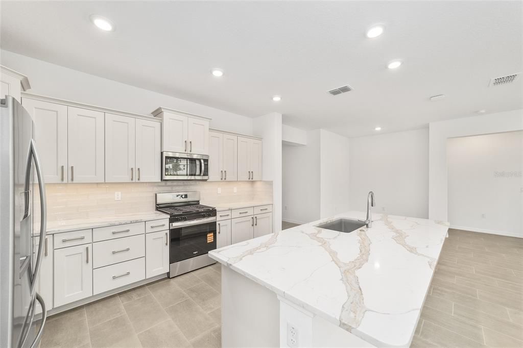 For Sale: $360,000 (3 beds, 2 baths, 1967 Square Feet)