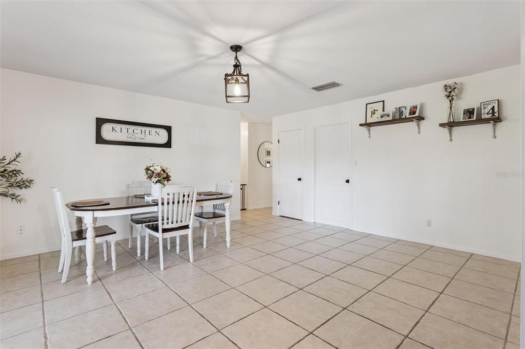 En Venta: $435,000 (3 camas, 2 baños, 1545 Pies cuadrados)