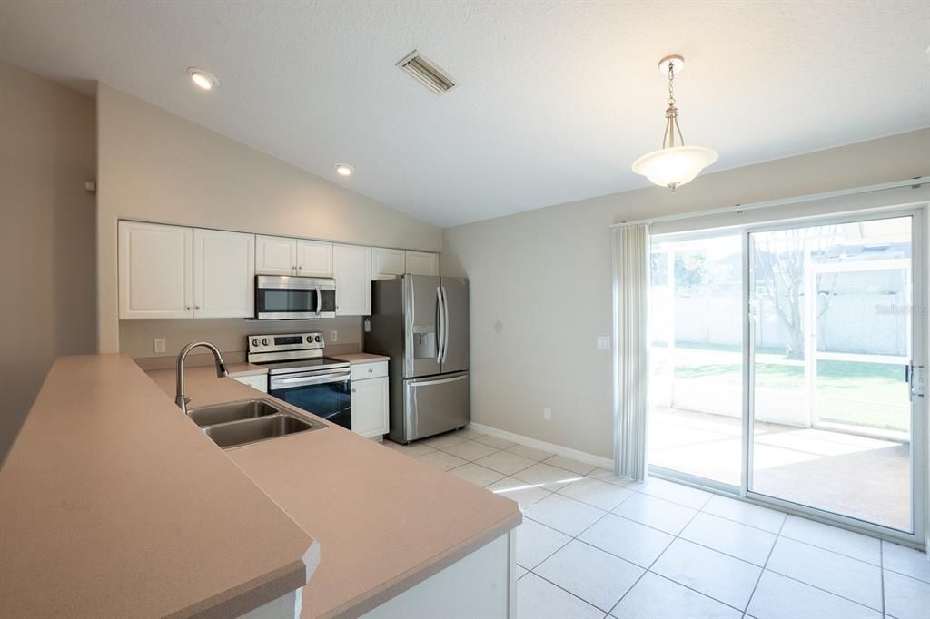 待售: $499,000 (12 贝兹, 0 浴室, 2588 平方英尺)