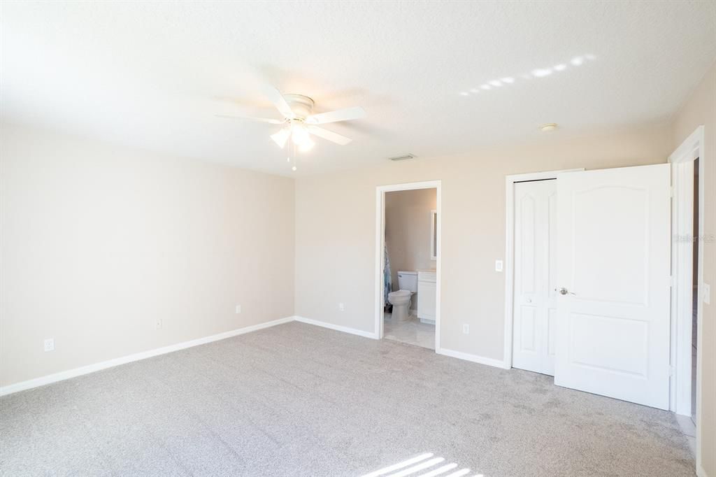 待售: $499,000 (12 贝兹, 0 浴室, 2588 平方英尺)