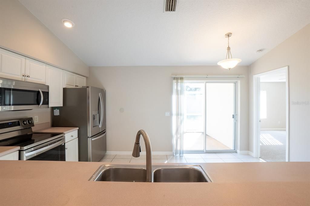 待售: $499,000 (12 贝兹, 0 浴室, 2588 平方英尺)