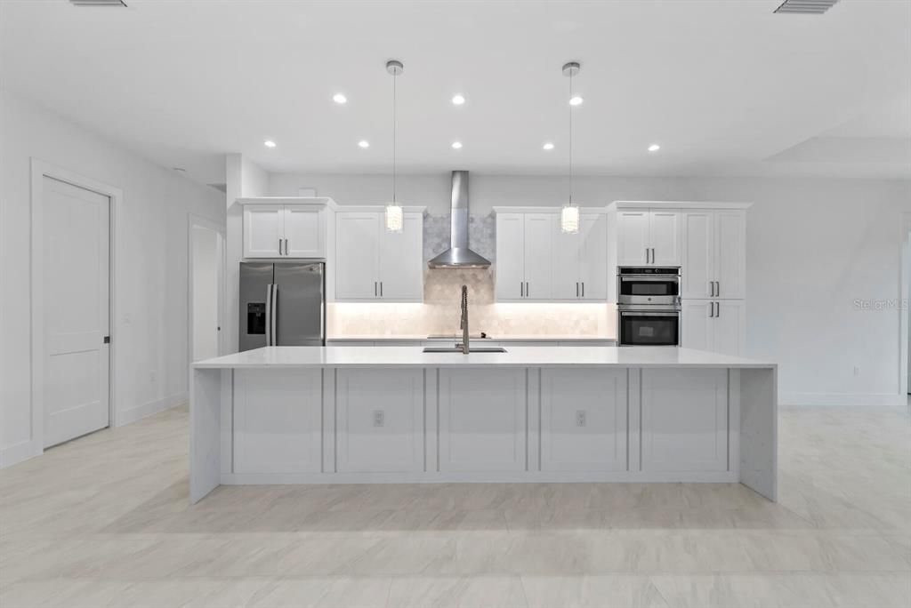 For Sale: $665,000 (3 beds, 3 baths, 2168 Square Feet)