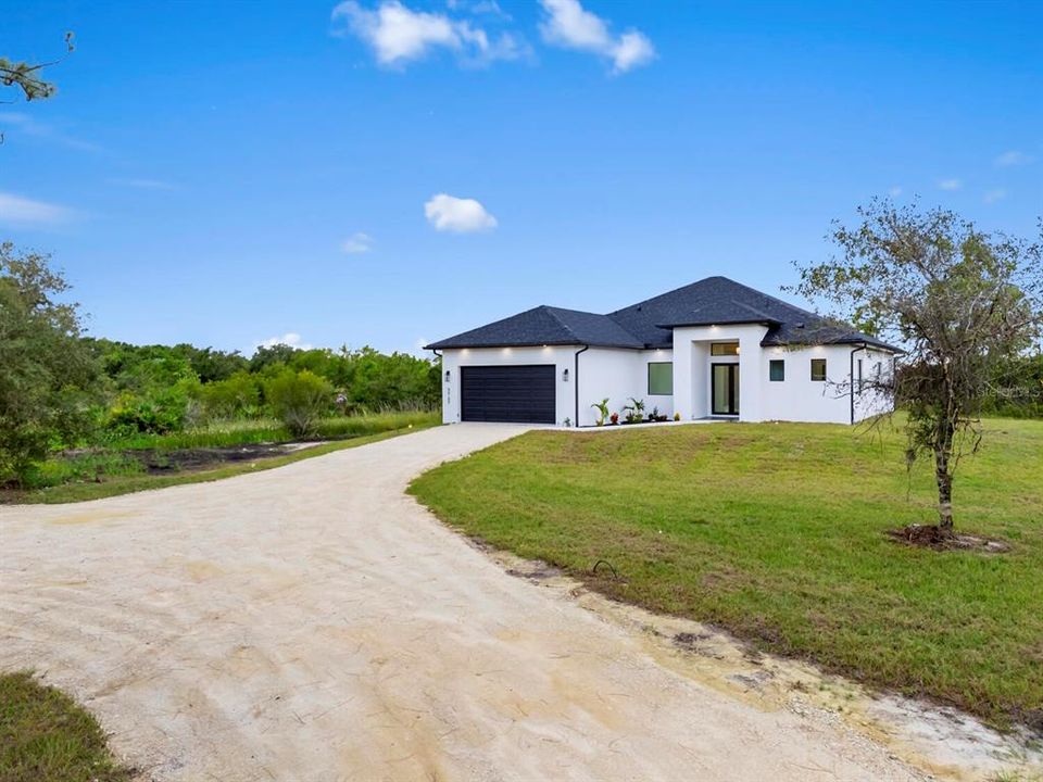 For Sale: $665,000 (3 beds, 3 baths, 2168 Square Feet)