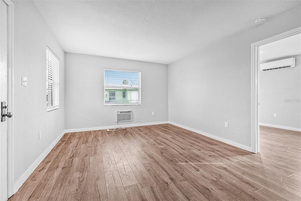 На продажу: $385,000 (0 спален, 0 ванн, 1008 Квадратных фут)