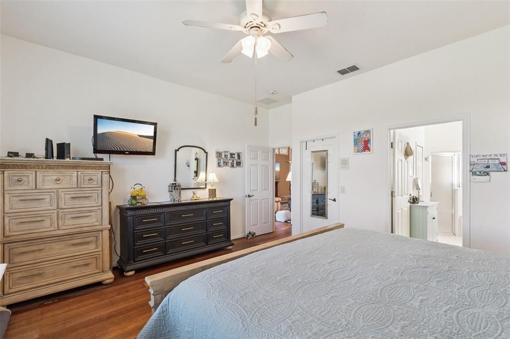 For Sale: $393,000 (3 beds, 2 baths, 1725 Square Feet)