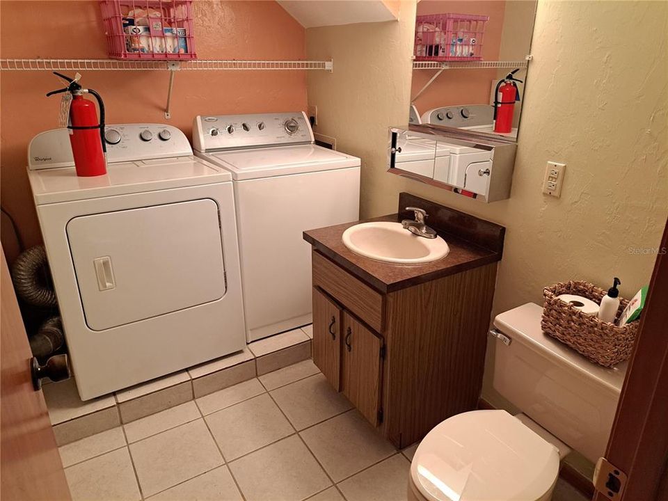 For Sale: $135,000 (2 beds, 2 baths, 1243 Square Feet)