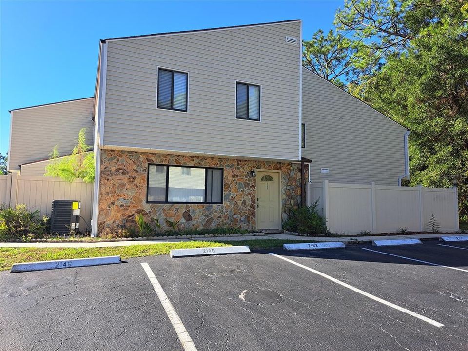 For Sale: $135,000 (2 beds, 2 baths, 1243 Square Feet)