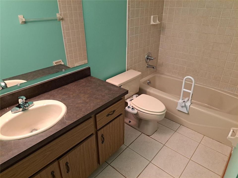 For Sale: $135,000 (2 beds, 2 baths, 1243 Square Feet)