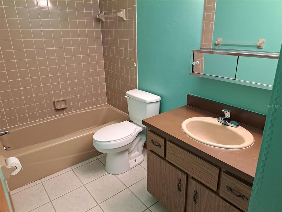 For Sale: $135,000 (2 beds, 2 baths, 1243 Square Feet)