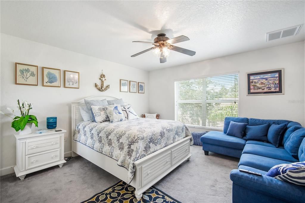 出租: $4,900 (4 贝兹, 3 浴室, 2358 平方英尺)