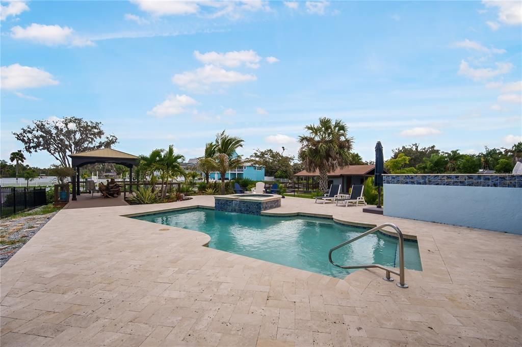 出租: $4,900 (4 贝兹, 3 浴室, 2358 平方英尺)