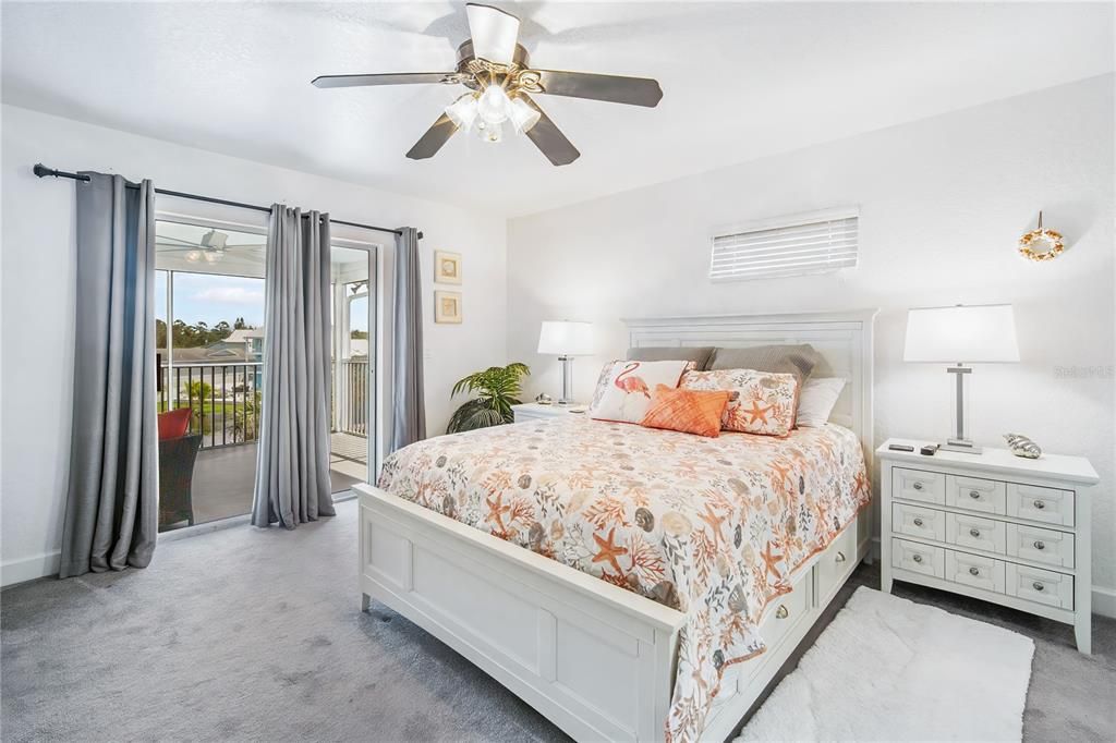 出租: $4,900 (4 贝兹, 3 浴室, 2358 平方英尺)