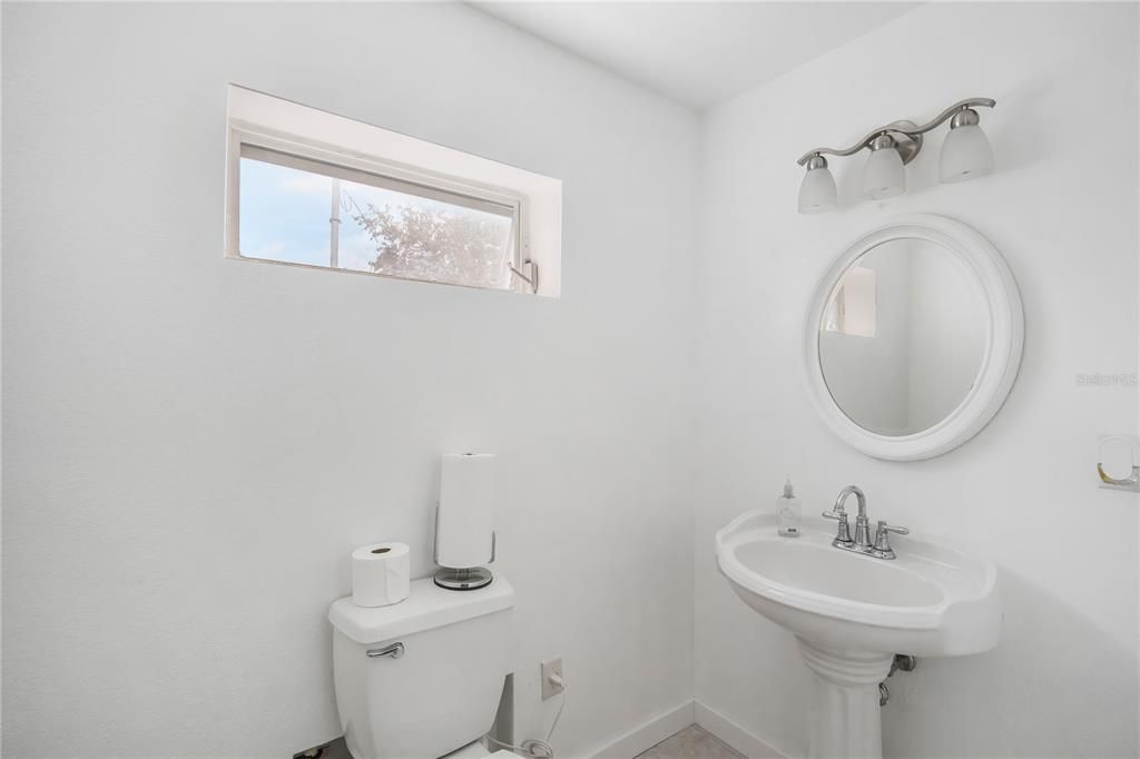 出租: $4,900 (4 贝兹, 3 浴室, 2358 平方英尺)