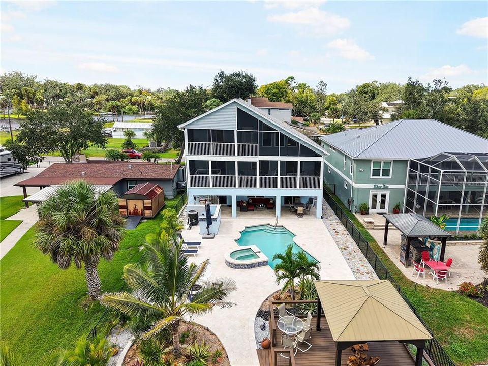 出租: $4,900 (4 贝兹, 3 浴室, 2358 平方英尺)