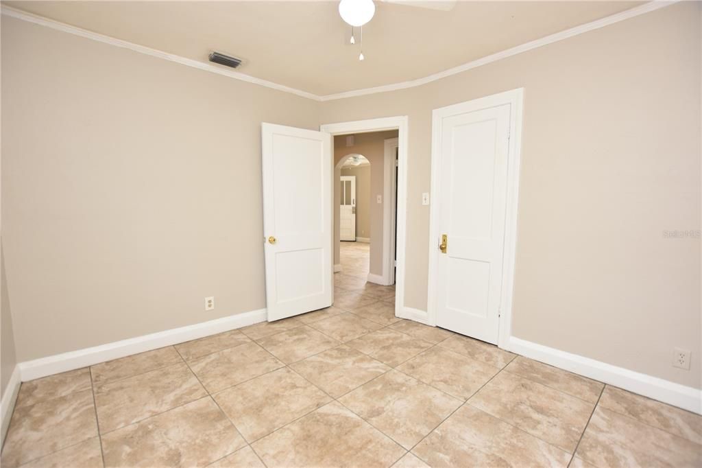 Activo con contrato: $175,000 (2 camas, 1 baños, 851 Pies cuadrados)