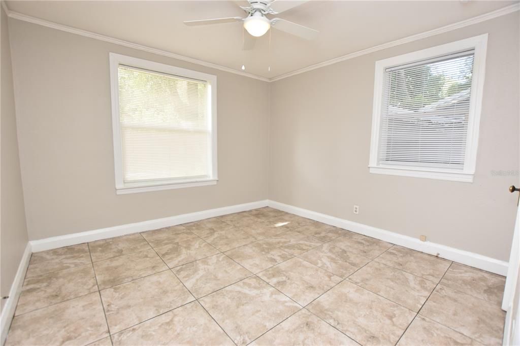 Activo con contrato: $175,000 (2 camas, 1 baños, 851 Pies cuadrados)