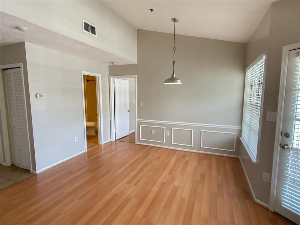 Active With Contract: $1,695 (1 beds, 1 baths, 631 Square Feet)