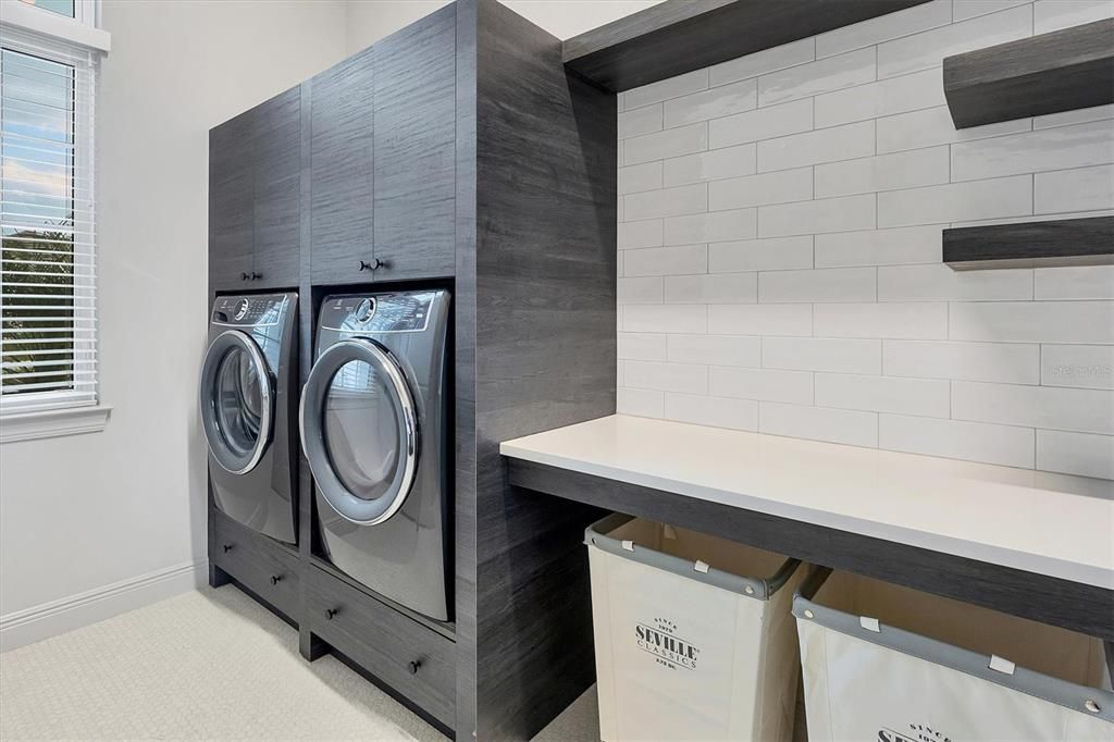 合同活跃: $2,595,000 (3 贝兹, 3 浴室, 3377 平方英尺)