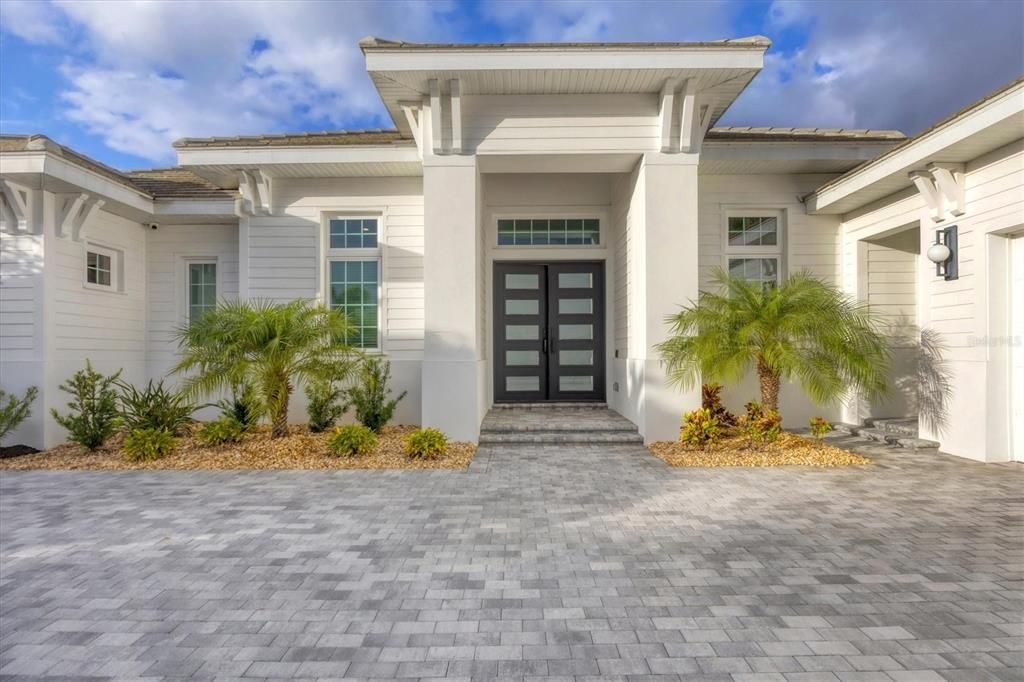 合同活跃: $2,595,000 (3 贝兹, 3 浴室, 3377 平方英尺)