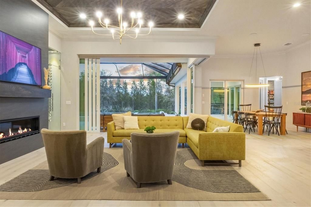 合同活跃: $2,595,000 (3 贝兹, 3 浴室, 3377 平方英尺)