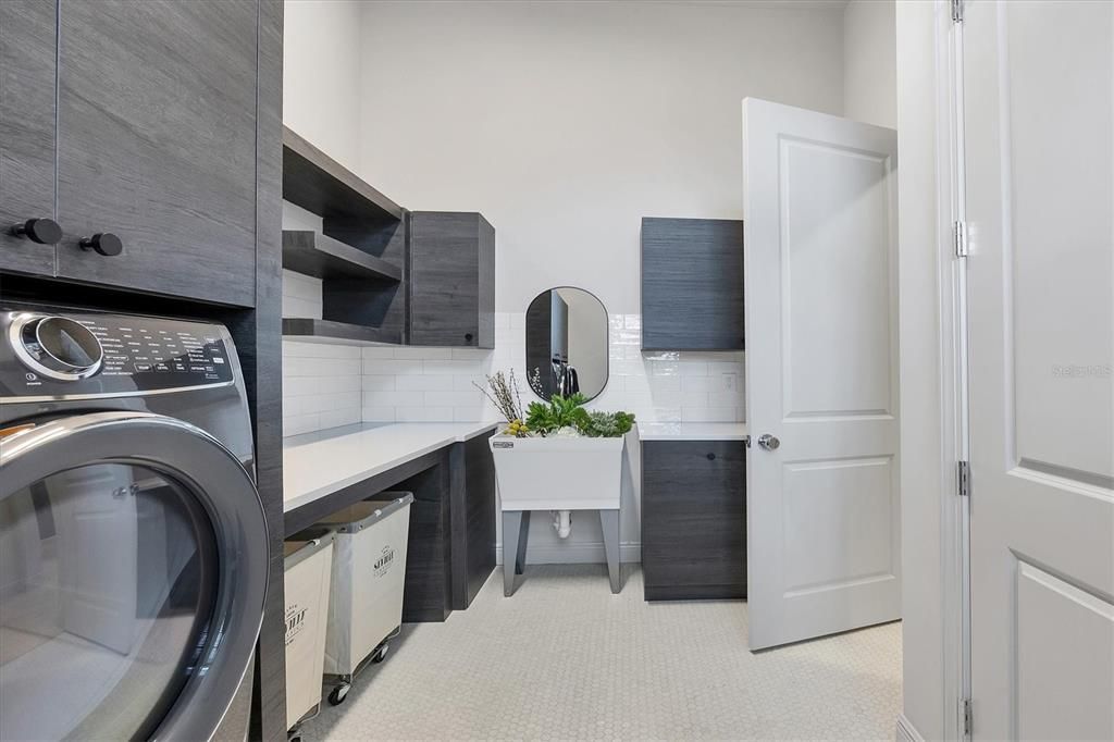 合同活跃: $2,595,000 (3 贝兹, 3 浴室, 3377 平方英尺)