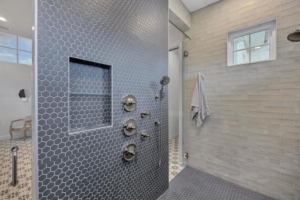 合同活跃: $2,595,000 (3 贝兹, 3 浴室, 3377 平方英尺)