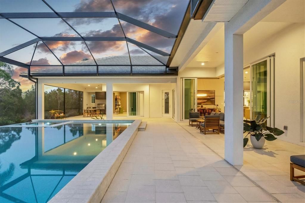 合同活跃: $2,595,000 (3 贝兹, 3 浴室, 3377 平方英尺)