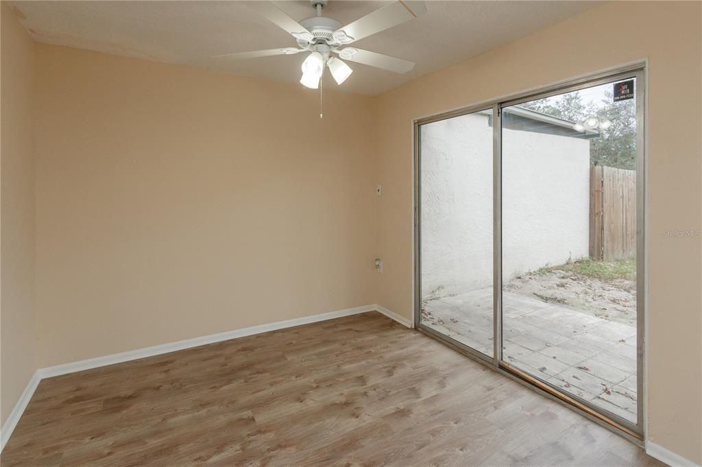 出租: $1,547 (2 贝兹, 2 浴室, 1020 平方英尺)