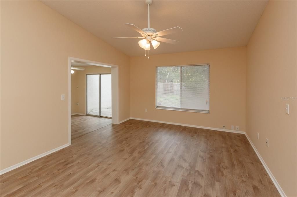 出租: $1,547 (2 贝兹, 2 浴室, 1020 平方英尺)