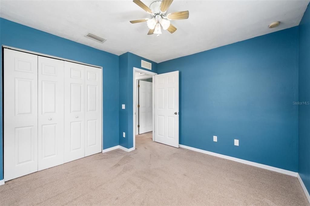 合同活跃: $259,999 (3 贝兹, 2 浴室, 1242 平方英尺)