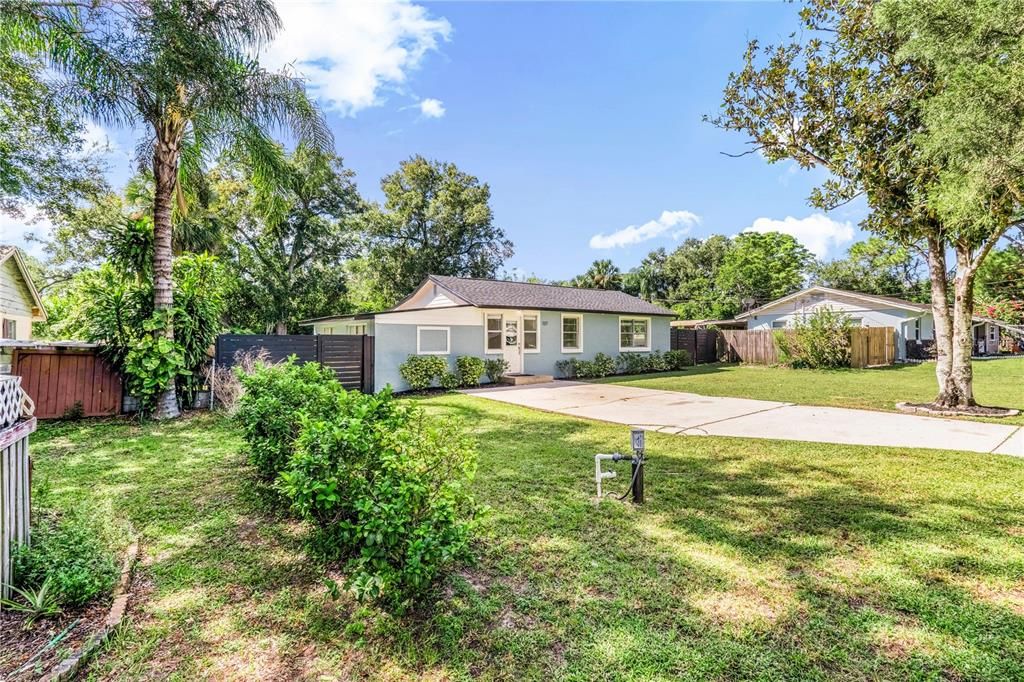 For Sale: $262,000 (2 beds, 2 baths, 1064 Square Feet)