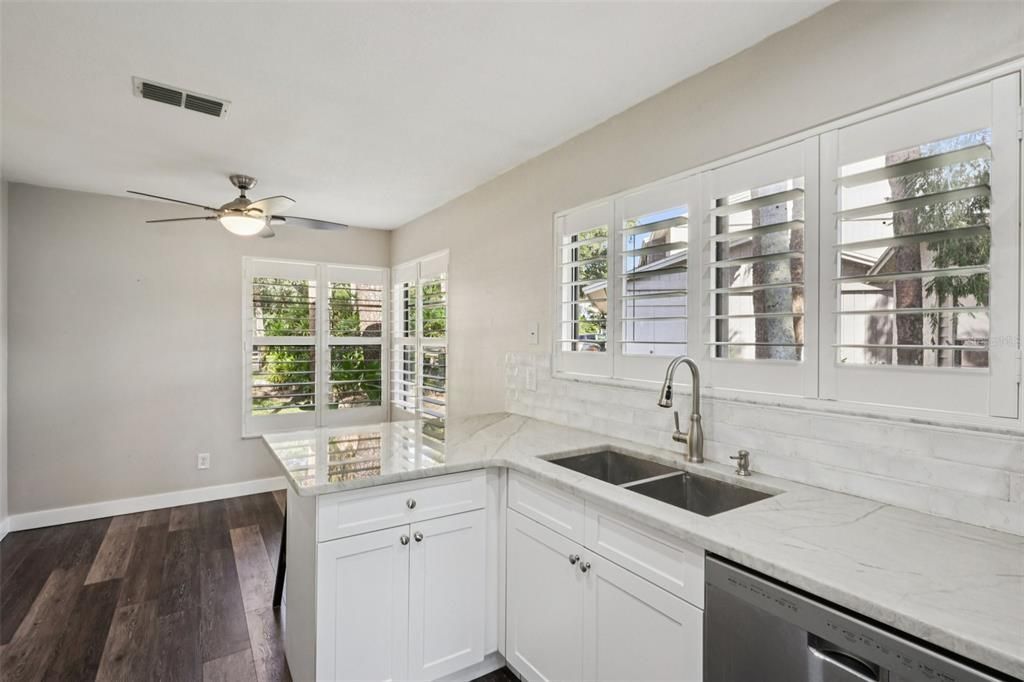 En Venta: $429,900 (3 camas, 2 baños, 1395 Pies cuadrados)